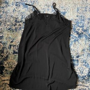 ⭐️ H&M Black Lace Trimmed Cami Slip Dress